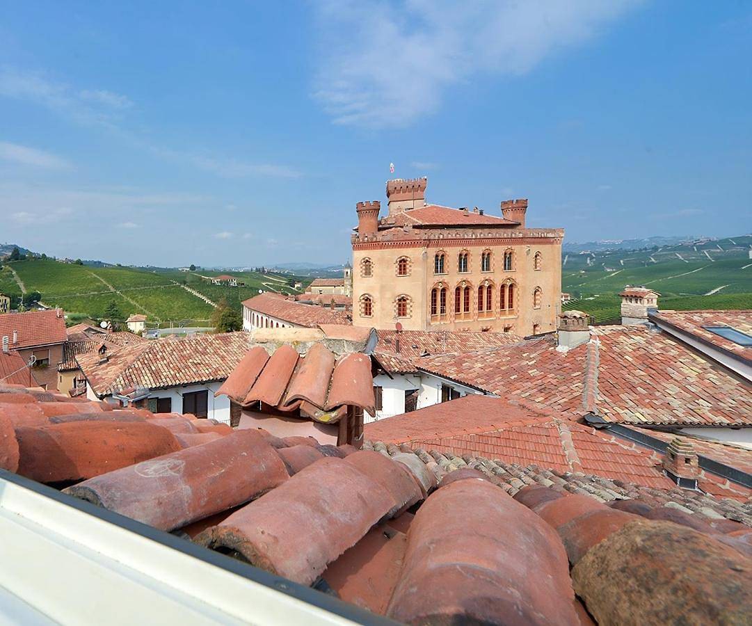 Eleìra Luxury Accomodations in Barolo, Langhe