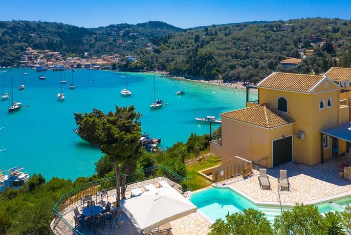 Location de vacances pour 7 personnes, avec vue sur l’océan et bassin pour enfant dans Paxos - 2