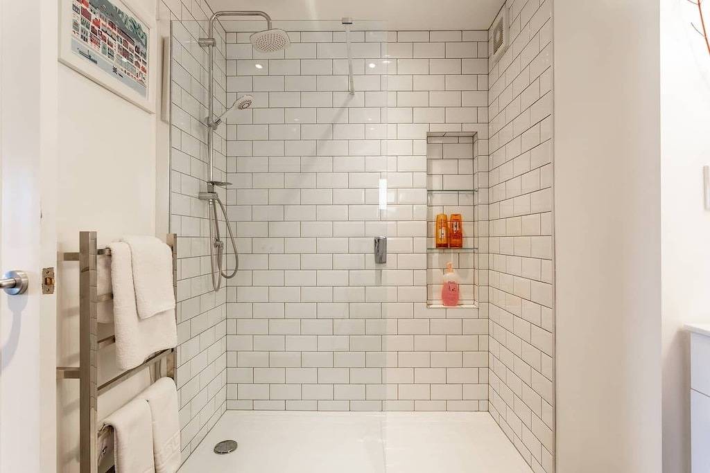 Cute Cottage with Hot Tub & Uninterrupted Lake Views in Otago