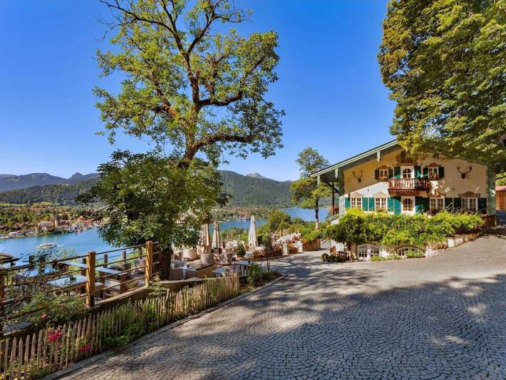Hotel, mit Seeblick
