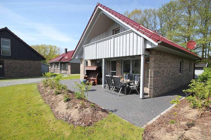 Strandhaus für 8 Personen, mit Garten und Sauna in Pelzerhaken - 2