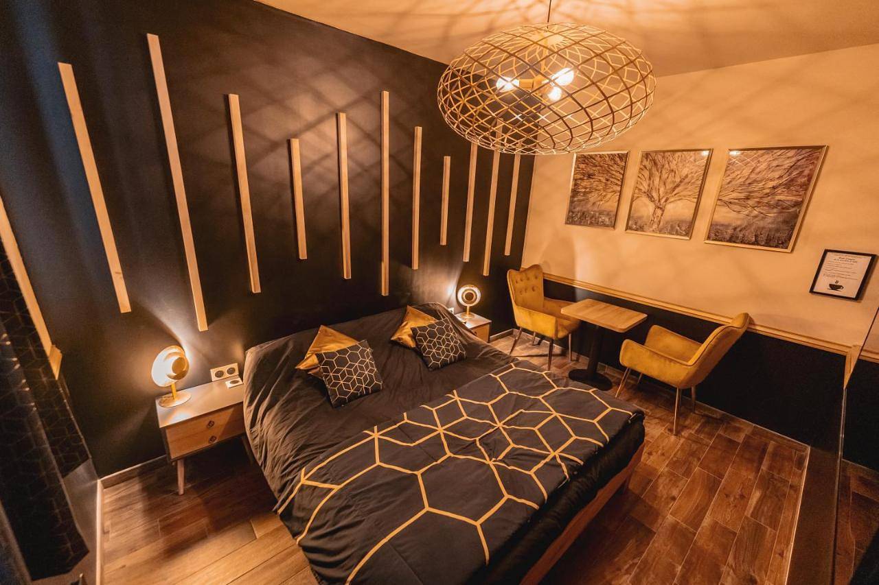 King Suite with Spa Bath in Valenciennes, Région de Valenciennes