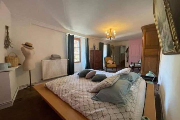 Location de vacances pour 15 personnes, avec jardin à Clairvaux-les-Lacs - 3