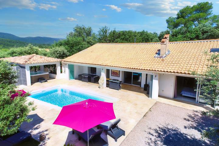 Gîte pour 6 personnes, avec piscine et jacuzzi, animaux acceptés