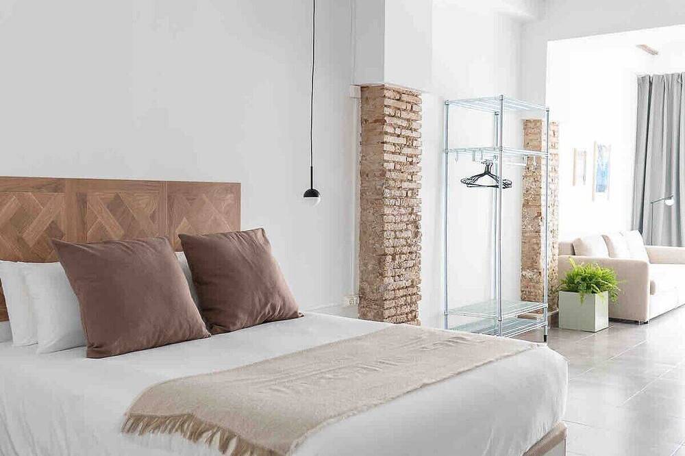 Apartamento entero, Loft in El Botànic, steps from Valencia’s old town in Valencia City Centre, Valencia