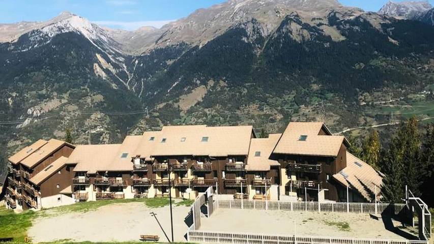 Gîte pour 7 personnes, avec balcon dans Station De Montalbert - 3