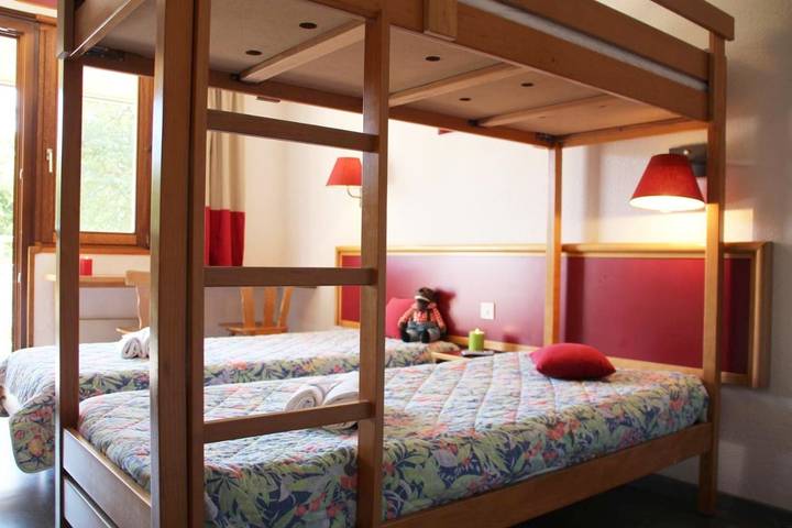 Parc de vacances pour 4 personnes, avec piscine et terrasse à Bitsch - 3