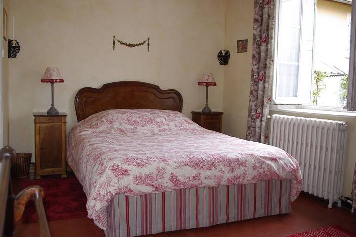 Gîte pour 8 personnes, avec jardin à Saint-Étienne-des-Oullières - 3