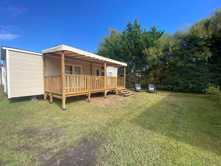Camping pour 7 personnes, avec piscine ainsi que terrasse et vue