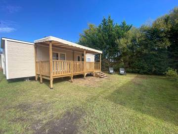 Camping pour 7 personnes, avec vue ainsi que piscine et terrasse à Parentis-en-Born