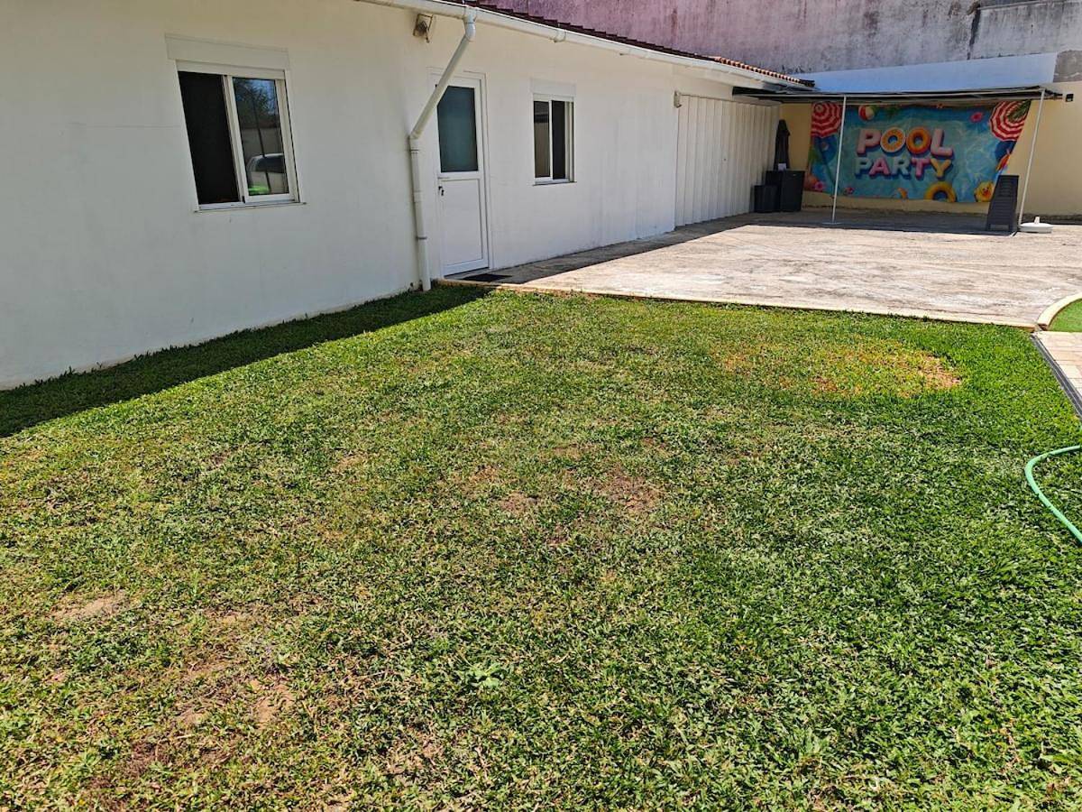 Guesthouse Relax & Pool in Esmoriz, Distrito de Aveiro