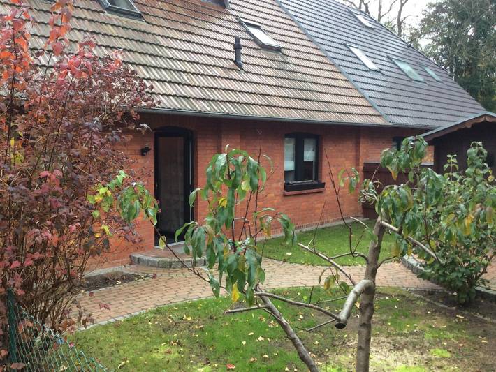 Ferienwohnung für 4 Personen, mit Terrasse und Garten in Neustrelitz