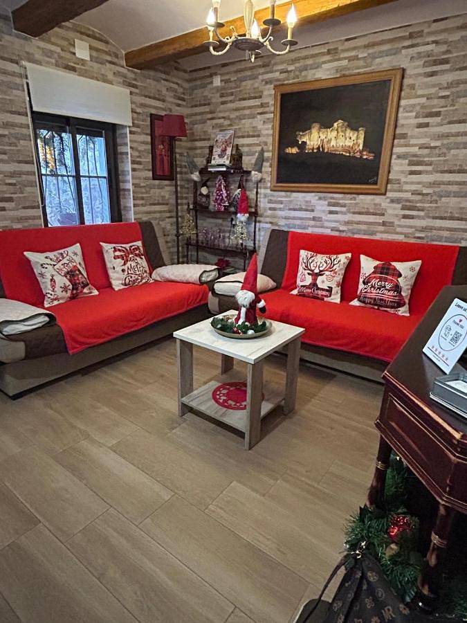 Casa rural para 10 personas, con jardín además de vistas y piscina en Belmonte (Espanha)