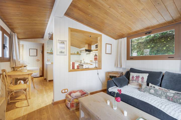 Holiday Home 'Casita De Las Cuadras' with Private Terrace, Wi-Fi and Air Conditioning in Solsona, Lleida Provins