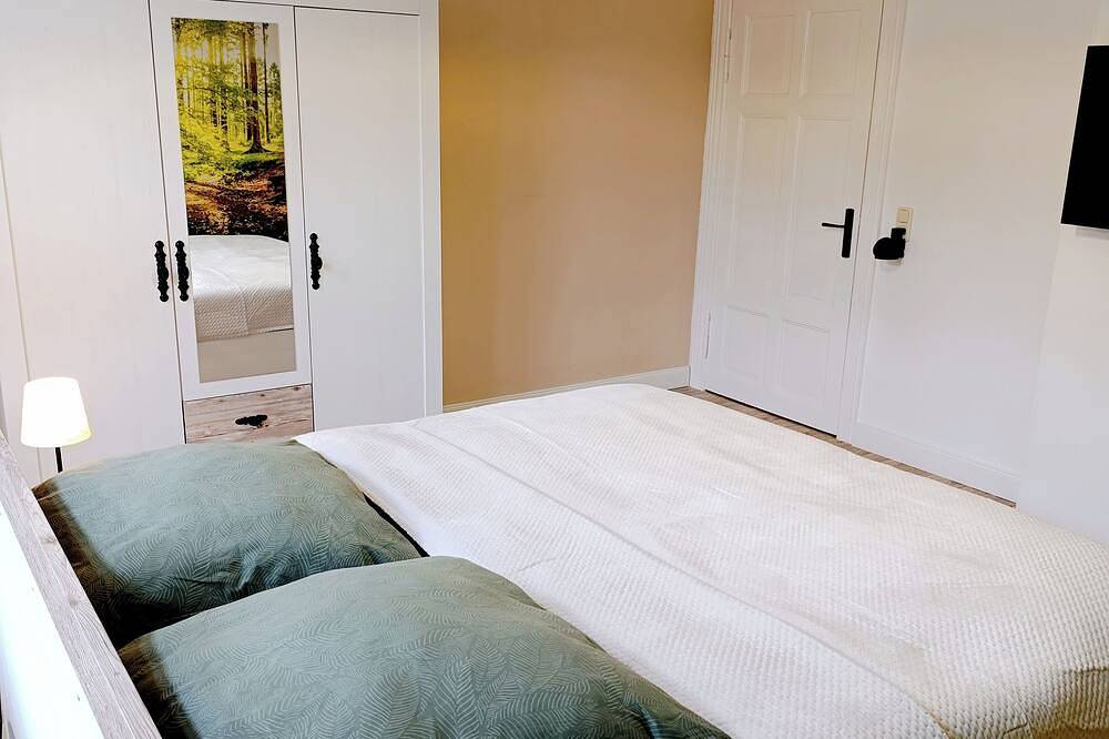 Ganze Wohnung, Smarte Ferienwohnung 80qm mit Sauna im historischem Gebäude Ballenstedt im Harz in Ballenstedt, Harzvorland