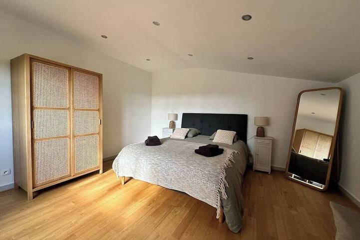 Gîte pour 5 personnes, avec terrasse et jardin à Saint-Émilion - 4