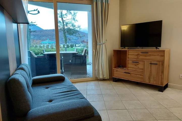 Location de vacances pour 2 personnes, avec jardin et terrasse à Duingt