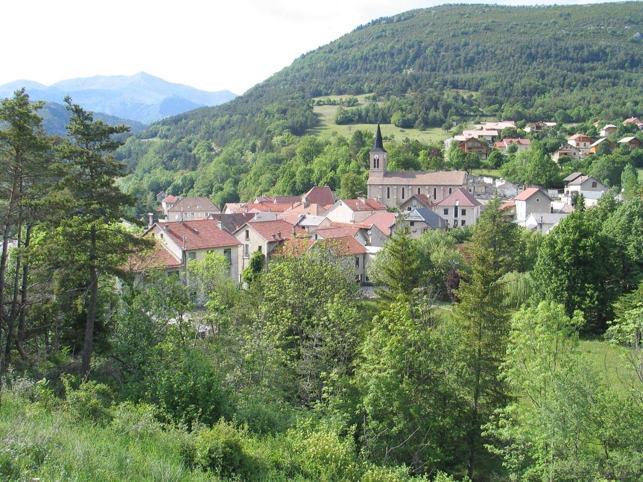 Double Room in Saint-Julien-en-Beauchêne, Région de Gap