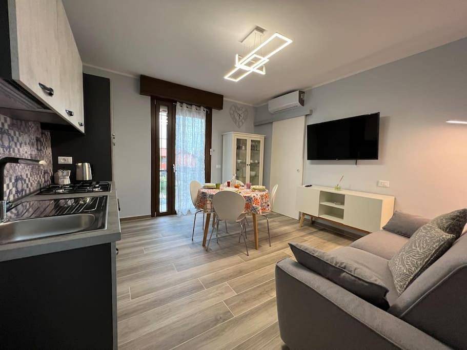 Casa Duilia centro storico in Padenghe sul Garda, Gardasee-Berge