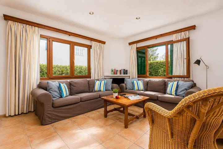 Ferienhaus für 10 Personen, mit Meerblick und Terrasse sowie Garten in Cala d'Or - 4