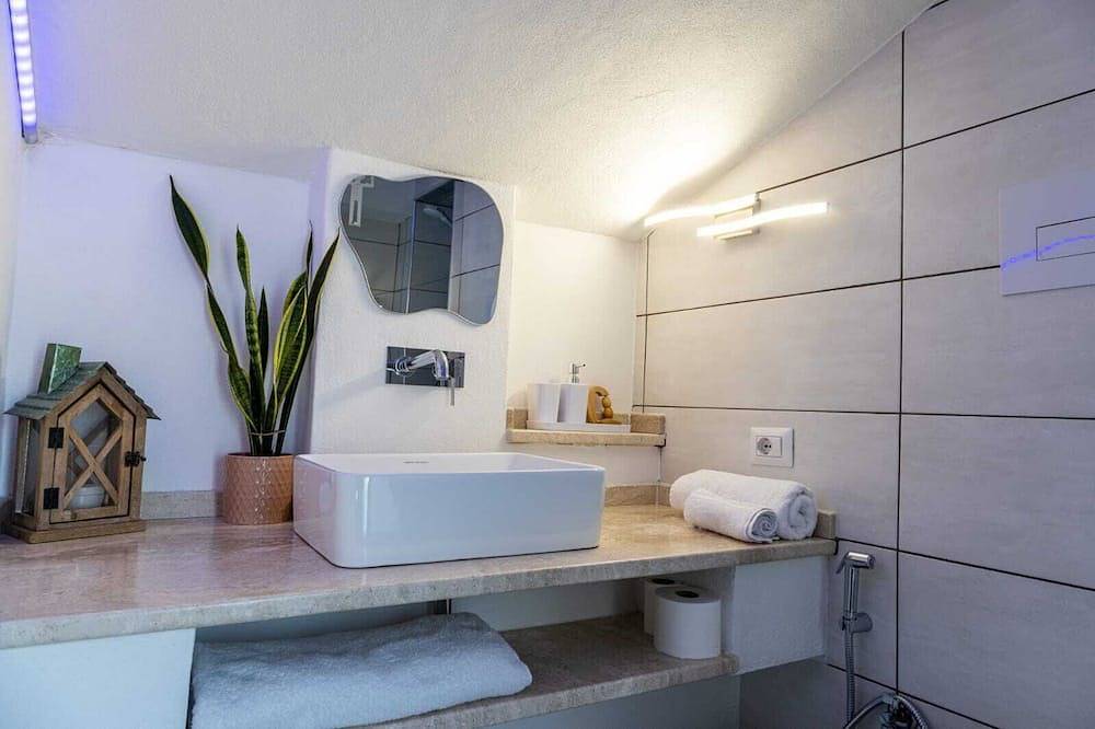 Ganze Wohnung, 900 mt from the historic center of Tortolì and 5 km from all the most beautiful beaches. in Tortolì, Ogliastra Provinz