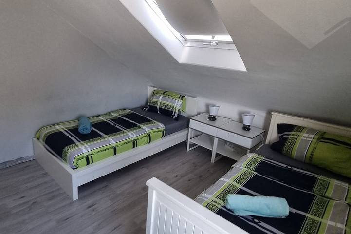 Ganze Wohnung, Monteurzimmer Gelnhausen, Ferienwohnung, auch für große Gruppen, Nähe Frankfurt in Gelnhausen, Main-Kinzig-Kreis