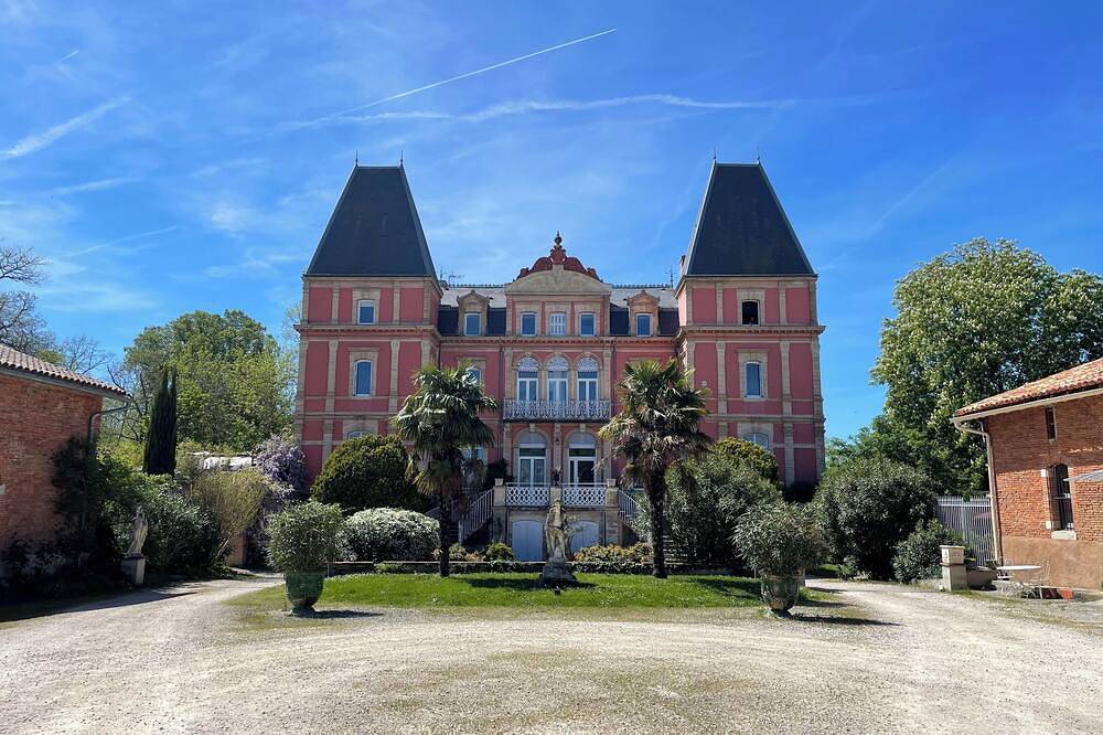 L'Antre vue - jacuzzi au château in Belberaud, Canal du Midi