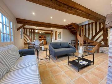 Gîte pour 6 personnes, avec terrasse et vue, animaux acceptés à Goustranville