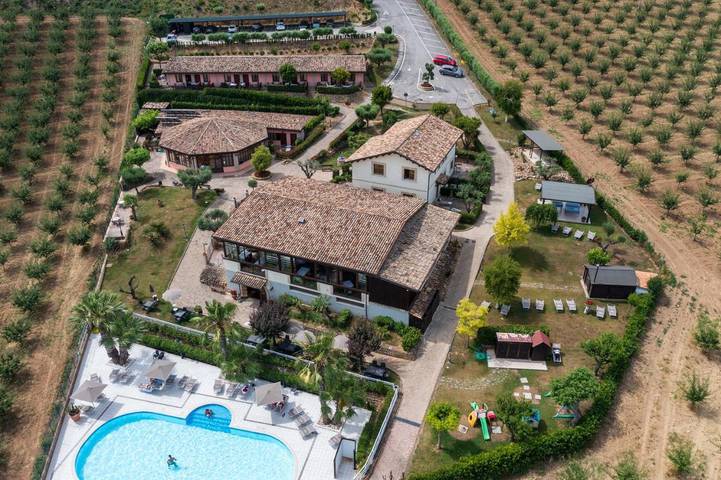 Casa vacanza per 2 persone, con sauna e giardino nonché piscina e idromassaggio in Colonnella