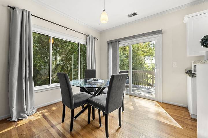 Vacation home for 6 people, with yard and terrace as well as hot tub in Atlanta