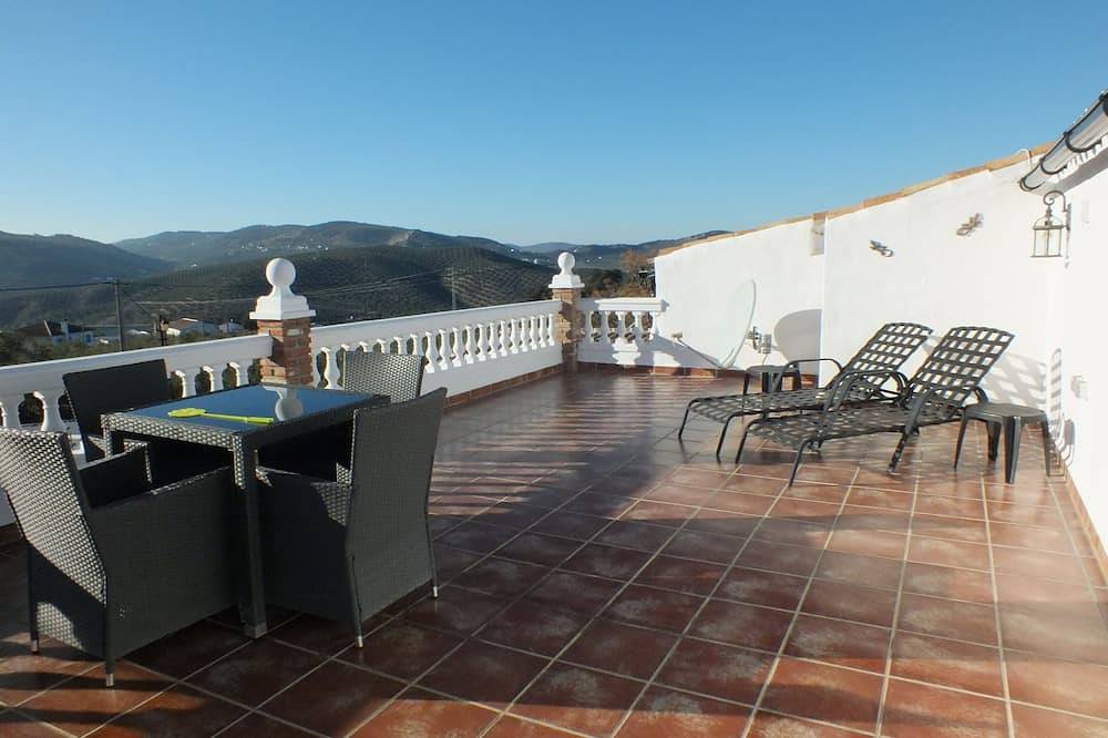 Ganze Wohnung, 1 Schlafzimmer Selbstversorger neue private Dachterrasse in Fuente del Conde, Iznájar