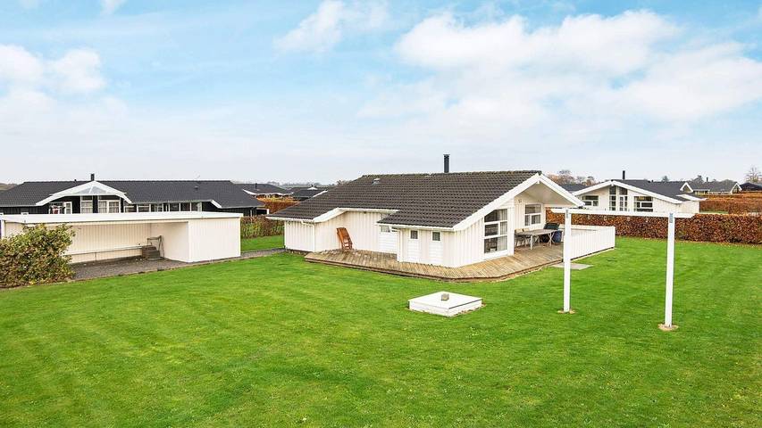 Ferienhaus für 6 Personen, mit Garten und Terrasse in Flovt Strand