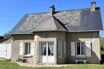Gîte pour 4 personnes, avec jardin à Denneville