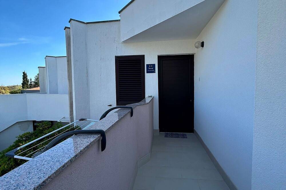 Ganze Wohnung, 1-Zimmer-Ferienwohnung mit Terrasse Gajac, Pag (A-22921-a) in Gajac, Pag