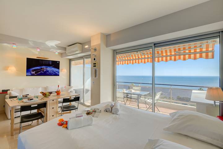 Appartement de vacances pour 2 personnes, avec terrasse ainsi que piscine et vue sur l’océan