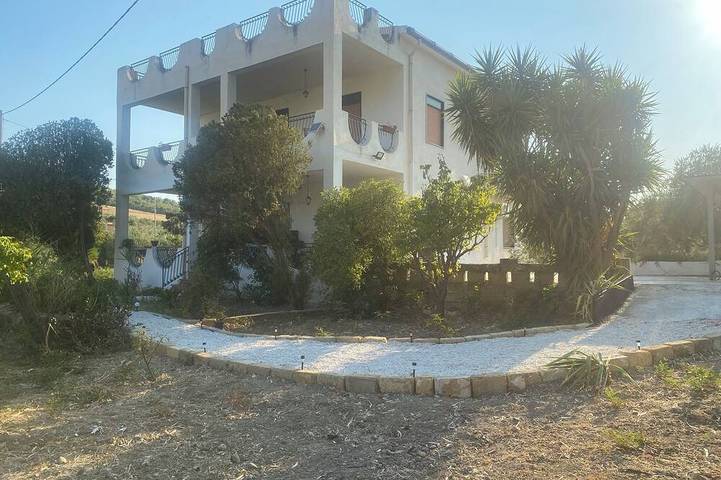 Villa für 4 Personen, mit Garten und Terrasse - 1