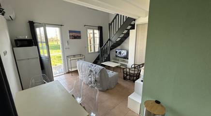Gîte pour 4 personnes, avec jardin ainsi que terrasse et piscine à Gallargues-le-Montueux