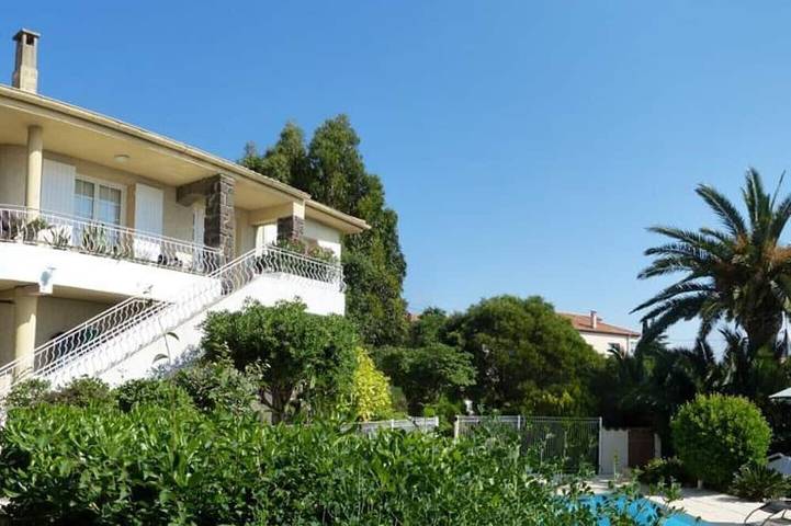 Ganze Wohnung, Wenn die Zikaden aufwachen: Eukalyptus in Saint-Aygulf, Frejus