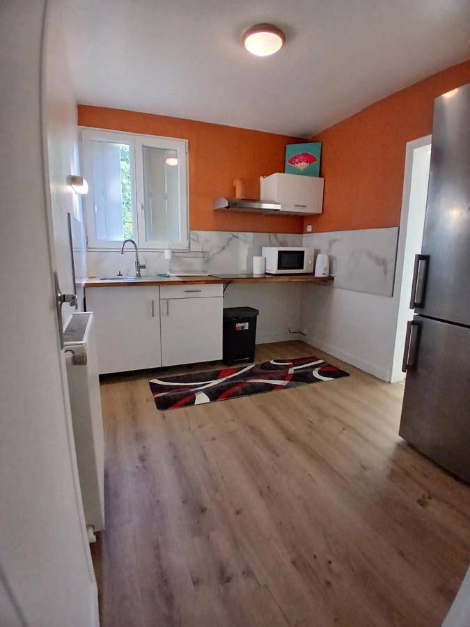 Appartement entier, Three-Bedroom Apartment in Compiègne, Oise
