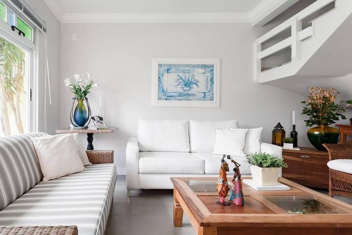 Casas e apartamentos de temporada para 7 pessoas, com piscina e vista e ainda balcão em Governador Celso Ramos