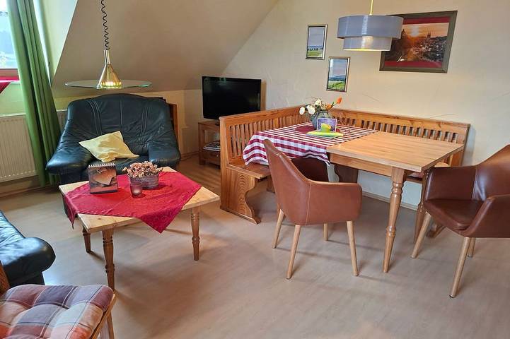Ferienwohnung für 4 Personen, mit Balkon und Garten