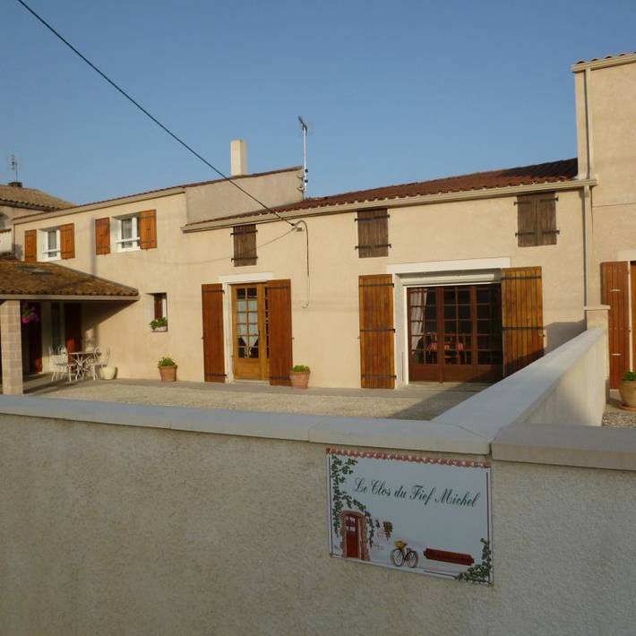 Gîte pour 13 personnes, avec piscine - 1