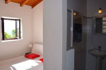 Hütte für 2 Personen in Maccagno con Pino e Veddasca, Lago Maggiore (Lombardei), Bild 1