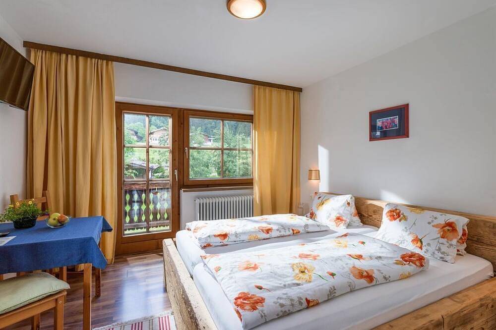 Doppelzimmer, Dusche, Wc - Weberhof in Hopfgarten im Brixental, Kaisergebirge