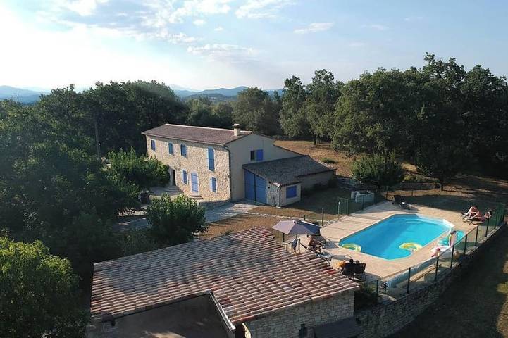 Villa pour 10 personnes, avec Terrasse et Jardin
