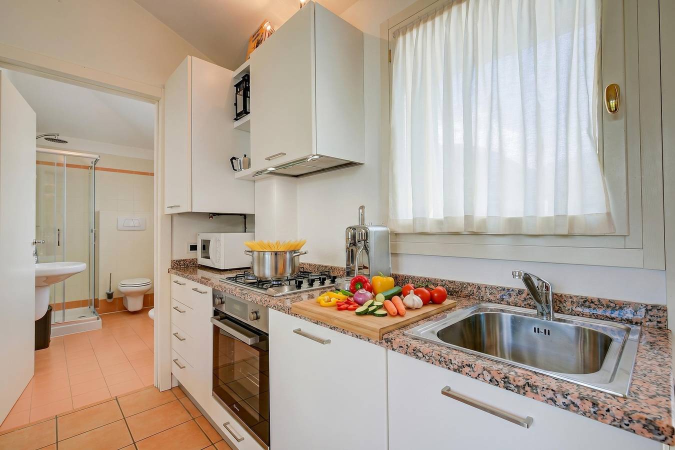 Ganze Wohnung, Ferienwohnung für 4 Personen mit Terrasse in Porlezza, Gemeinde Porlezza