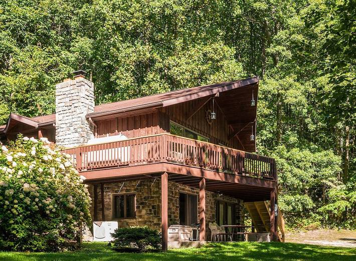 Log cabin for 10 people, with balcony, with pets in Raystown Lake