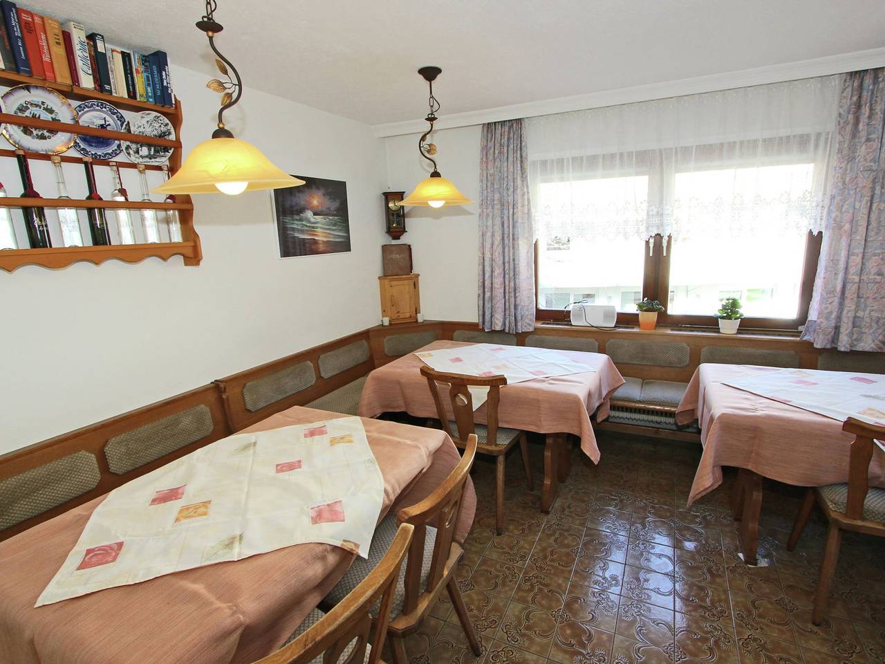 Ganze Wohnung, Chalet in Fügen nahe Spieljochbahn in Tuxer Alpen, Fügen