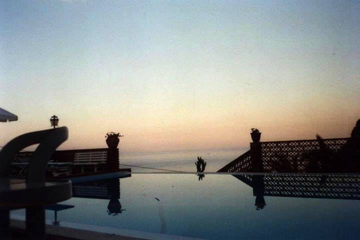 Chambre d’hôte pour 3 personnes, avec Balcon et Terrasse ainsi que Jardin et Piscine à Taormina