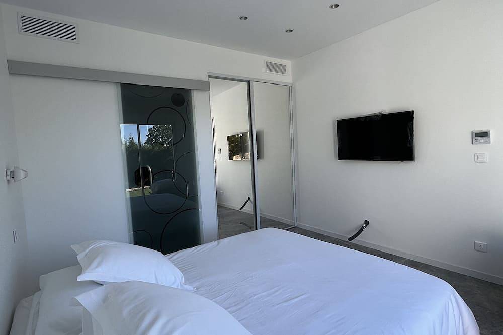 Villa Contemporaine Proche Cannes in Peymeinade, Côte méditerranéenne (France)